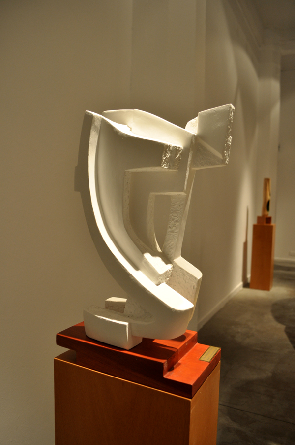 Una pesada carga - Escultura de Nelly Giménez Vallana